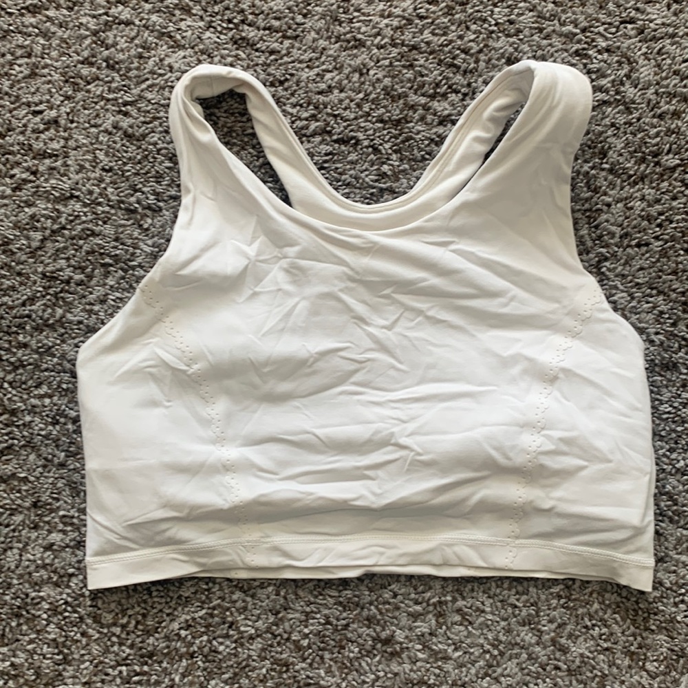 lululemon bra crop w/ scallop eyelet detail 6
